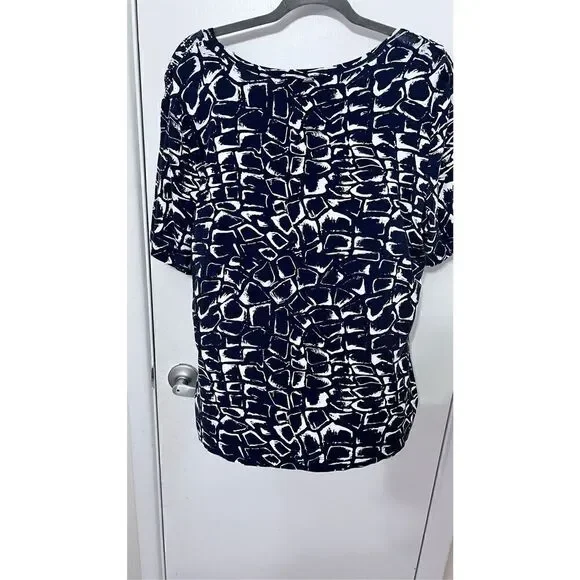 ST. JOHN PRINTED SCOOP NECK BLACK PRINT RHINESTONE NECKLINE TOP SZ XL - Picture 7 of 11